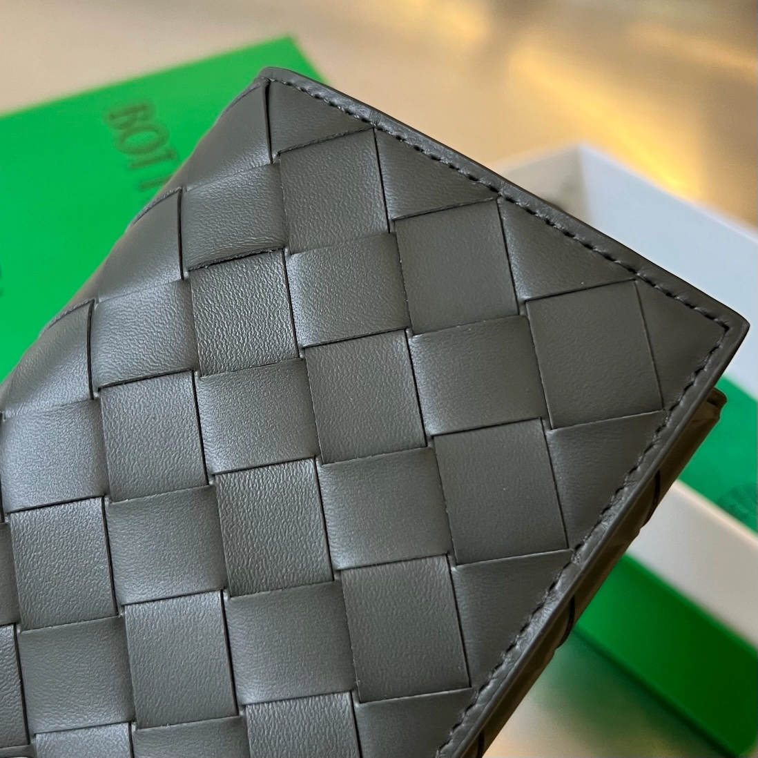 보테가베네타 여권 지갑 (3color) 레플리카 미러급 SA급 S급 고퀄리티  [남성여성공용] best 22