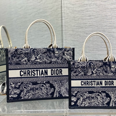 디올 북토트백 (2 color) 자수 장식 패브릭 DI-M1286 스몰/미디엄 레플리카 미러급 SA급 S급 고퀄리티 가방 DIOR BOOK TOTE 크로스백 [여성] 최상급 하이엔드 - best 2