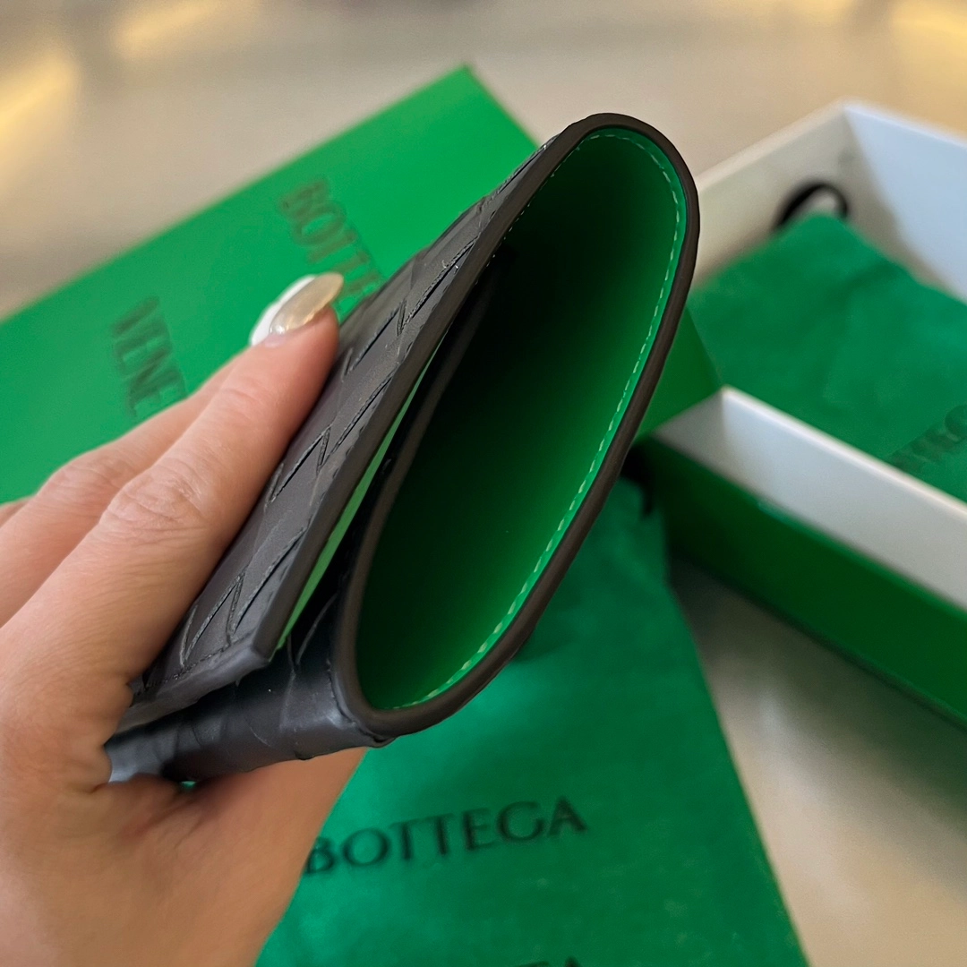 보테가베네타 여권 지갑 (3color) 레플리카 미러급 SA급 S급 고퀄리티  [남성여성공용] best 12