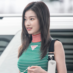 프라다 레플리카 가죽 트라이앵글백