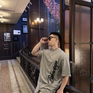 발렌시아가 Cursive 반팔티 그레이 레플리카 미러급 SA급 S급 고퀄리티 하이엔드 최상급 의류 [남성여성공용]