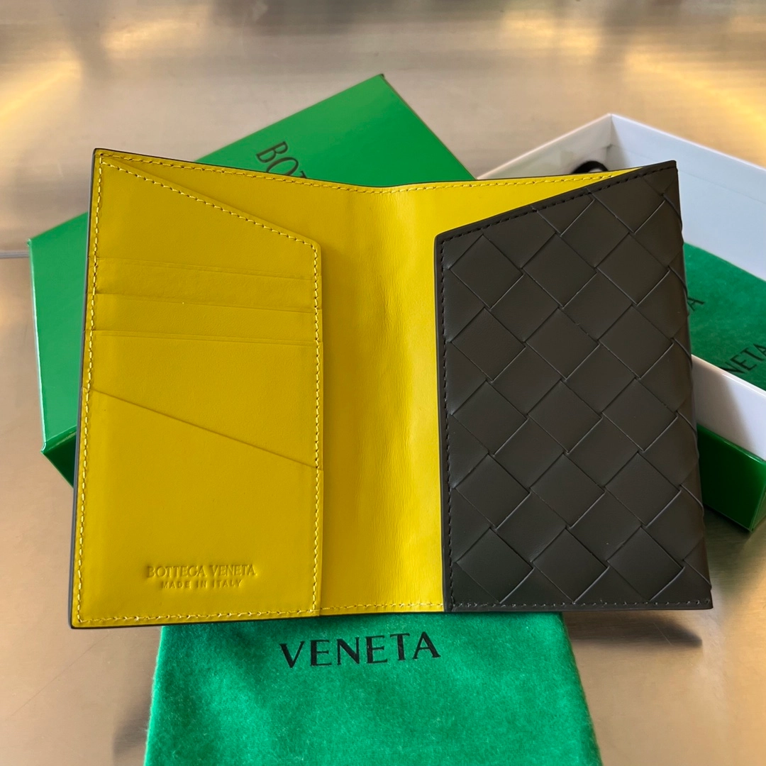보테가베네타 여권 지갑 (3color) 레플리카 미러급 SA급 S급 고퀄리티  [남성여성공용] best 28