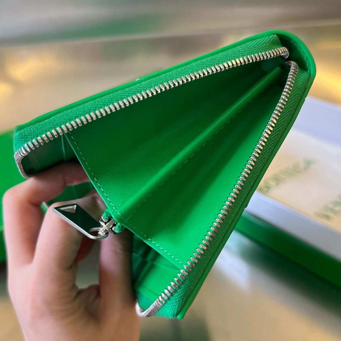 보테가베네타 인트레치아토 지퍼 어라운드 지갑 (2COLOR) 레플리카 미러급 SA급 S급 고퀄리티  [남성여성공용] - best 4