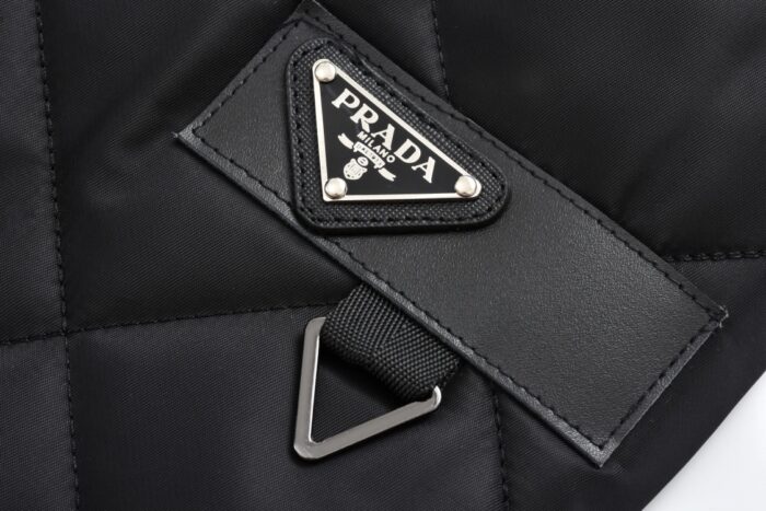 프라다 세모 로고 퀼팅 지퍼 코튼 자켓 블랙 레플리카 미러급 SA급 S급 고퀄리티 하이엔드 최상급 의류 [남성여성공용] - best 8