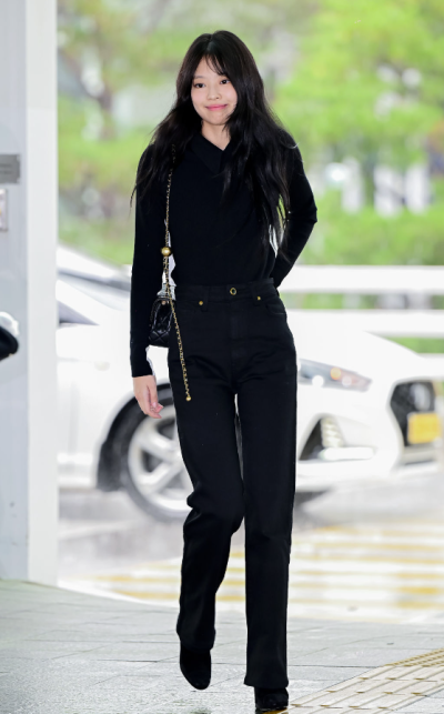 샤넬 레플리카 체인 골든볼 쁘띠삭 램스킨 숄더백 블랙 금장 5