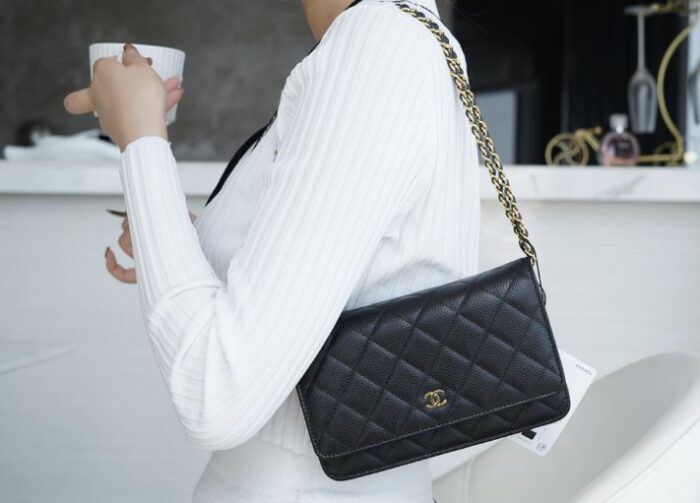 샤넬 클래식 WOC 체인백 캐비어 금장 레플리카 미러급 SA급 S급 고퀄리티 최상급 하이엔드 크로스백 가방 [여성] 3