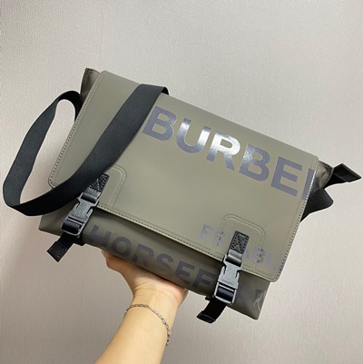 버버리 호스페리 프린트 코팅 캔버스 메신저백 ( 2 color ) 레플리카 미러급 SA급 S급 고퀄리티 가방 크로스백 [남성여성공용] - best 2
