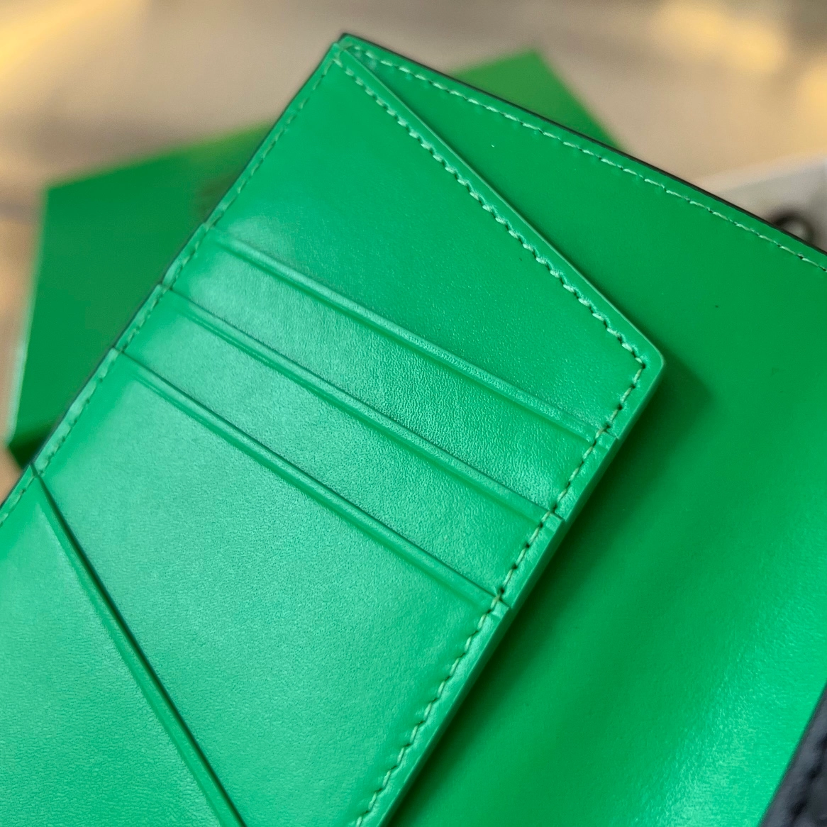 보테가베네타 여권 지갑 (3color) 레플리카 미러급 SA급 S급 고퀄리티  [남성여성공용] best 17