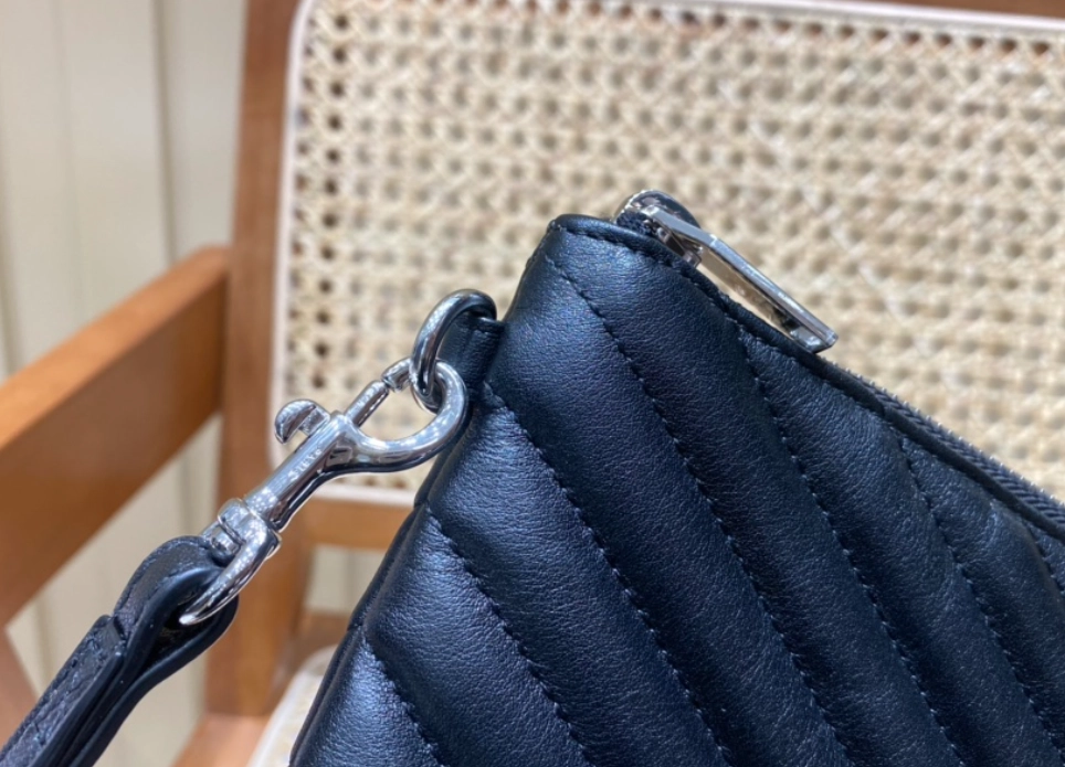 생로랑 모노그램 클러치 미디움 레플리카 미러급 SA급 S급 고퀄리티  [여성] 9