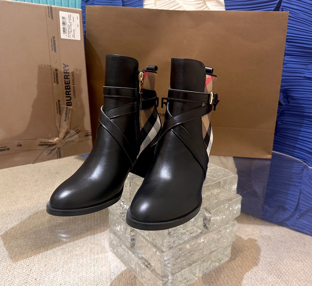 버버리 스트랩 이음 앵클 부츠 힐  레플리카 미러급 SA급 S급 고퀄리티 신발  [여성] 최상급 하이엔드 - best 7