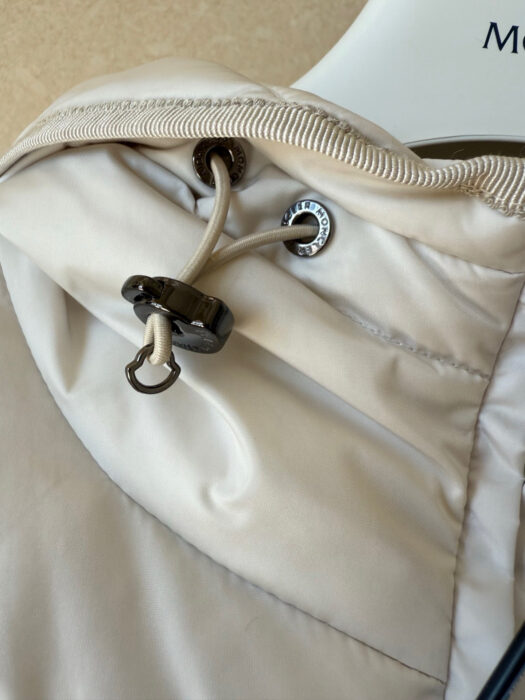 몽클레어 Avoce 후드 쇼트 다운 자켓(2color) 레플리카 미러급 SA급 S급 고퀄리티 하이엔드 최상급 의류 [여성] - thebest 19