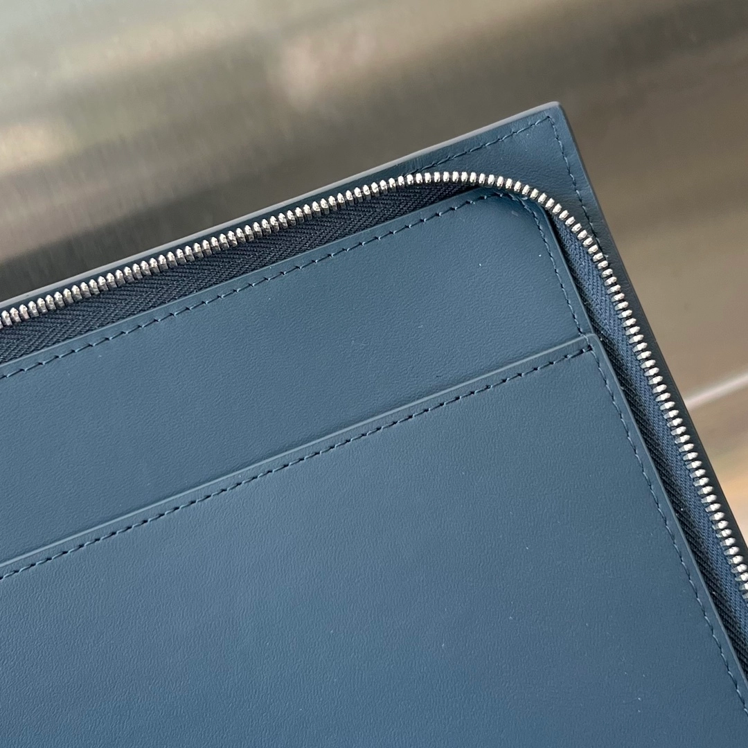 보테가베네타 하프 지퍼 파우치 남성 클러치백 레플리카 미러급 SA급 S급 고퀄리티  [남성여성공용] - best 3