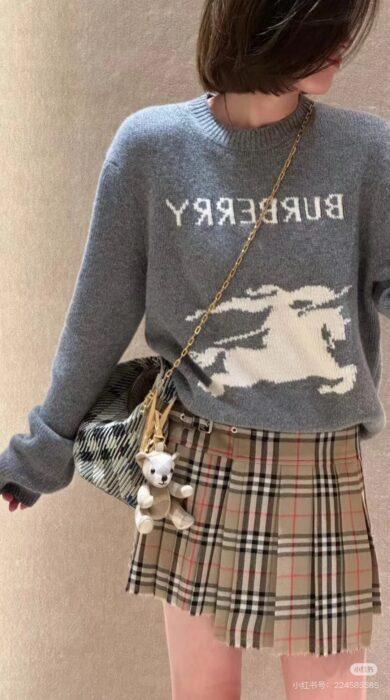 버버리 캐시미어 승마 자카드 긴팔 라운드 니트 그레이 레플리카 미러급 SA급 S급 고퀄리티 하이엔드 최상급 의류 [남성여성공용] - best 3