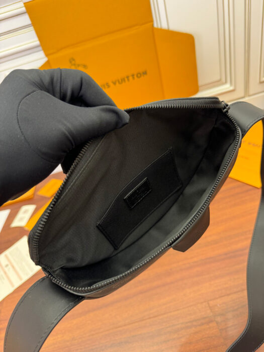 루이비통 LV 문 크로스바디 M23835 [매장-250만원대] 레플리카 미러급 SA급 S급 고퀄리티 best 크로스백 [남성여성공용] 10