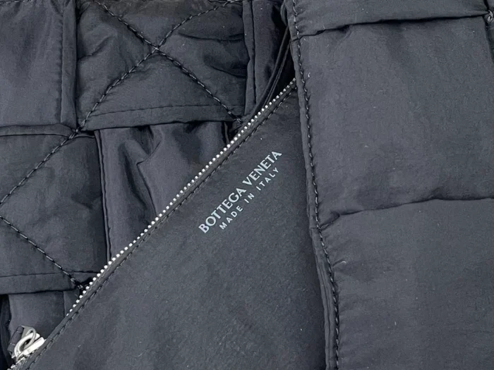 보테가베네타 블랙 패디드 카세트백 레플리카 미러급 SA급 S급 고퀄리티 가방 숄더백 [남성여성공용] best  9