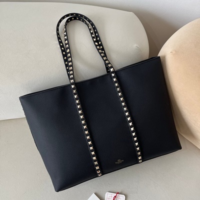 발렌티노 가라바니 락스터드 그레인 송아지 가죽 쇼퍼백 VE-5W0B0R04 토트백 (3 color) 레플리카 미러급 SA급 S급 고퀄리티 가방 [여성] 최상급 하이엔드 - best