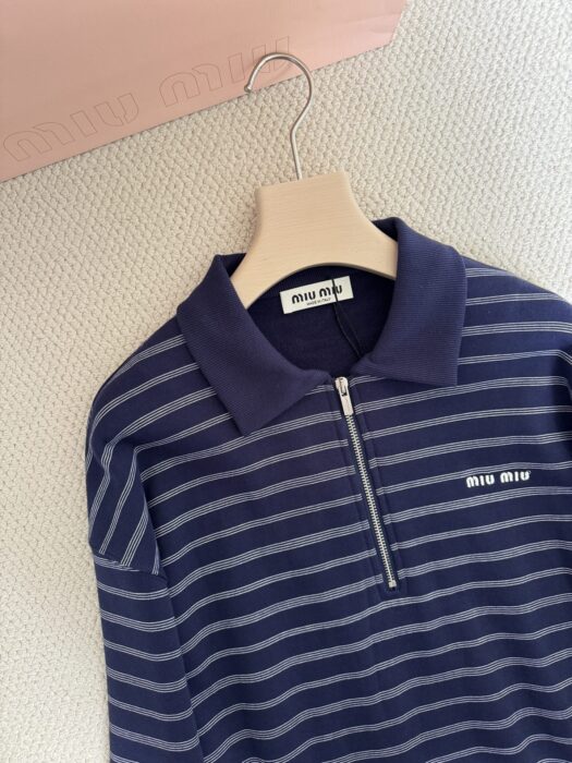미우미우 스트라이프 지퍼 폴로 셔츠 레플리카 미러급 SA급 S급 고퀄리티 하이엔드 최상급 의류 [여성] - best 9