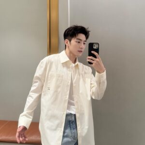 로에베 포켓 아나그램 자수 코튼 긴팔 셔츠 베이지 레플리카 미러급 SA급 S급 고퀄리티 하이엔드 최상급 의류 [남성여성공용]