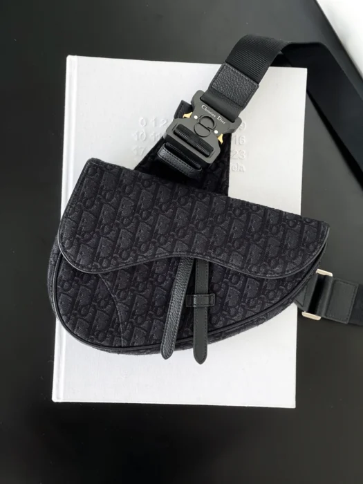 디올 새들백 블랙 오블리크 자카드 레플리카 미러급 SA급 S급 고퀄리티 가방 숄더백 [남성여성공용] best  5