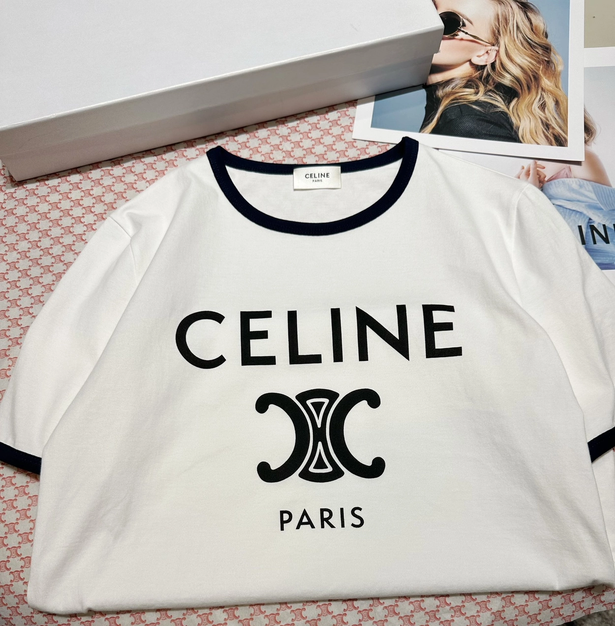 셀린느 트리오페 프린트 코튼 저지 티셔츠 화이트 레플리카 미러급 SA급 S급 고퀄리티 반팔 라운드 [여성] - best 7