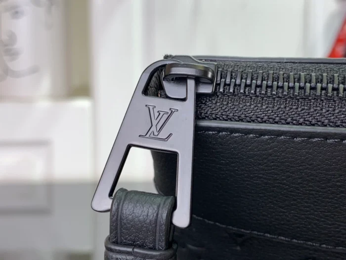 루이비통 포쉐트 보야주 수플 클러치백 레플리카 미러급 SA급 S급 고퀄리티  [남성여성공용] - best 4