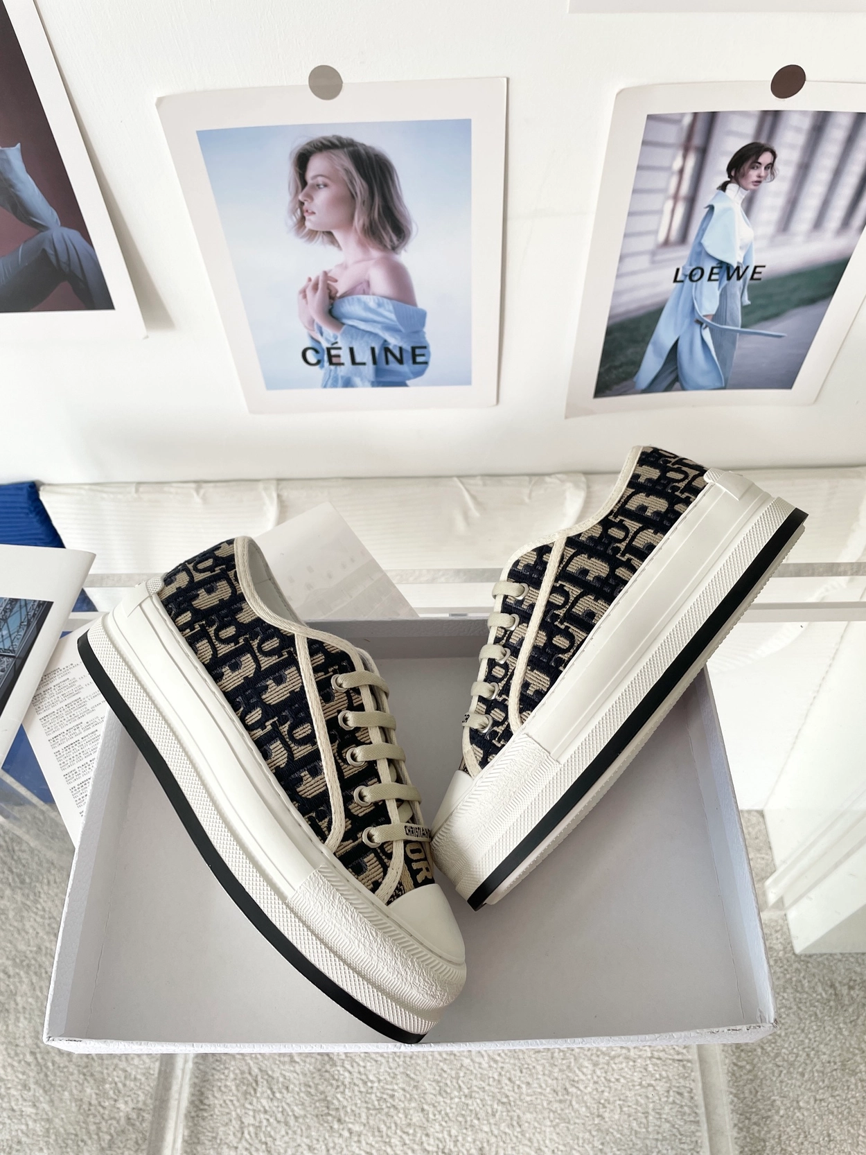 디올 오블리크 자수 로우탑 스니커즈 3칼라 레플리카 미러급 SA급 S급 고퀄리티 신발  [여성] - best 16