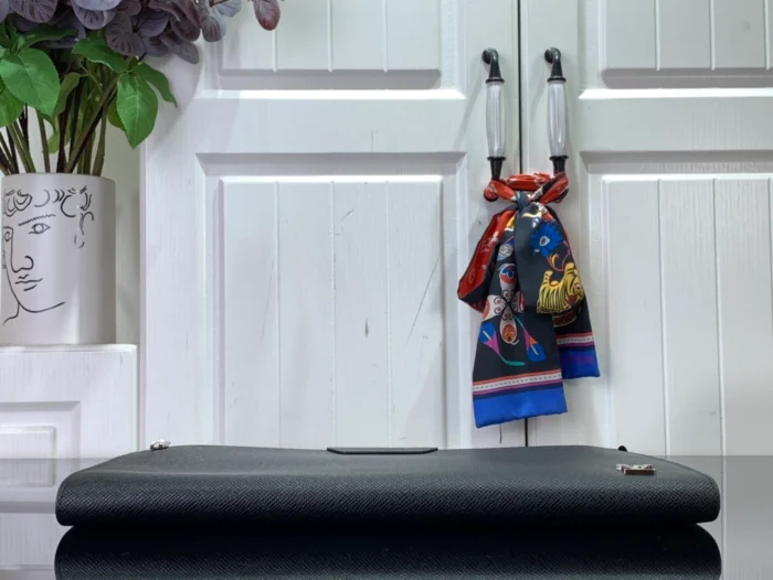 루이비통 24H 클러치백 M30965 레플리카 미러급 SA급 S급 고퀄리티 최상급 하이엔드 가방 [남성여성공용] - best 15