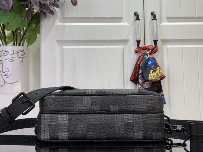 루이비통 닐 메신저백 M14988  크로스백 레플리카 미러급 SA급 S급 고퀄리티 최상급 하이엔드 가방 [남성여성공용] - thebest 5