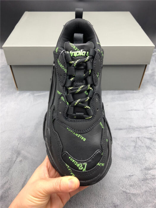 발렌시아가 레플리카 트리플s i8 B050100 21