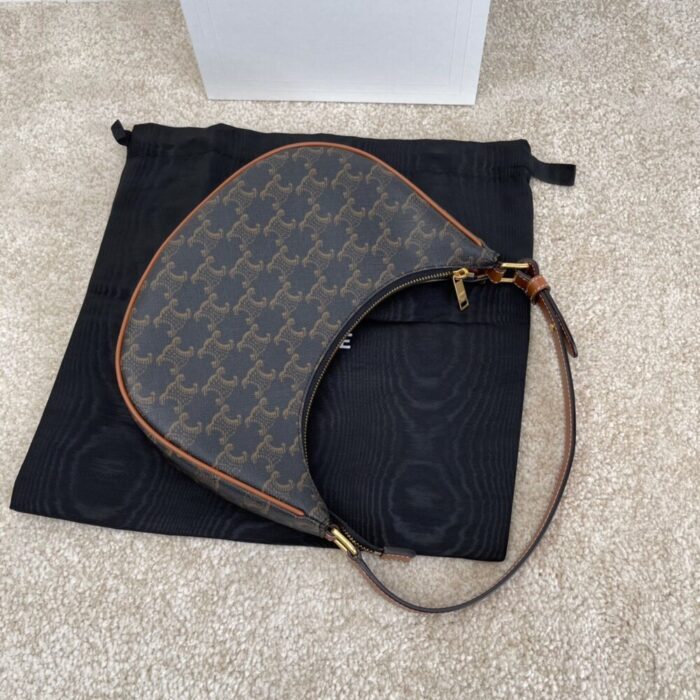 셀린느 레플리카 트리오페 아바 호보 숄더백 8