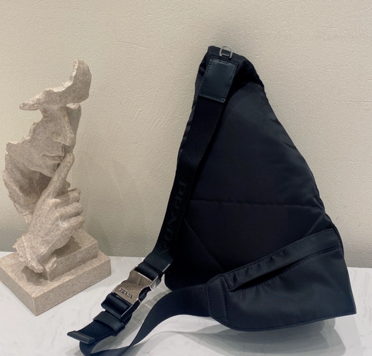 프라다 리나일론 슬링백 (2COLOR) 레플리카 미러급 SA급 S급 고퀄리티 가방 크로스백 [남성여성공용] 최상급 하이엔드 - best 4