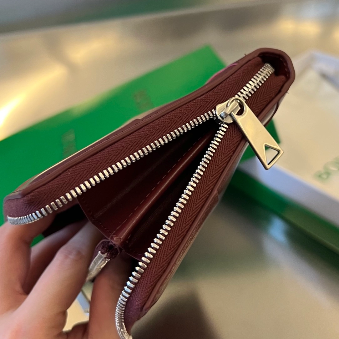 보테가베네타 인트레치아토 지퍼 어라운드 지갑 (2COLOR) 레플리카 미러급 SA급 S급 고퀄리티  [남성여성공용] - best 13