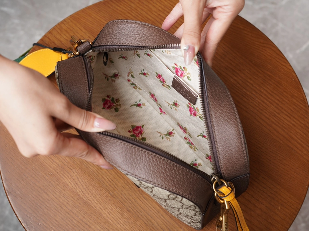 구찌 네오 빈티지 GG 수프림 메신저백 레플리카 미러급 SA급 S급 고퀄리티 가방 크로스백 [남성여성공용] - best 17