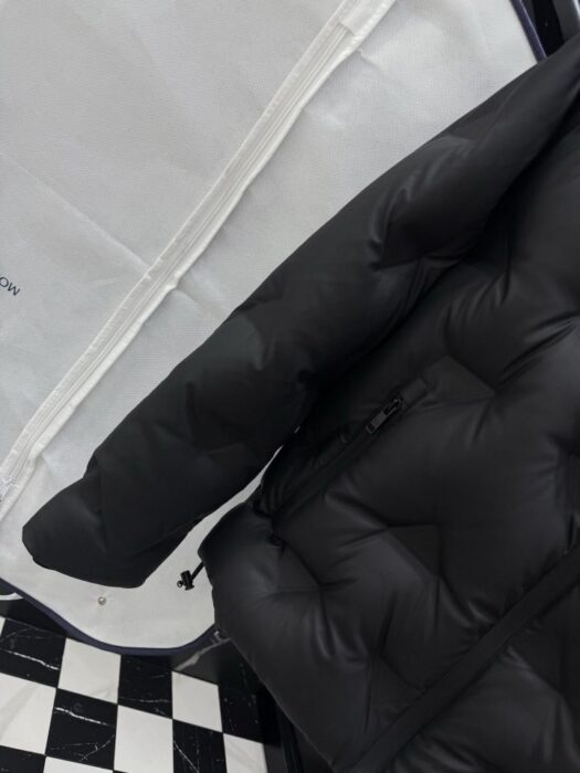 프라다 트라이앵글 엠보 다운 패딩 자켓 레플리카 미러급 SA급 S급 고퀄리티 하이엔드 최상급 의류 [남성] 최상급 하이엔드 - best 10