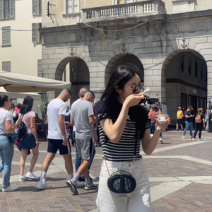 디올 레플리카 CD 시그니처 오벌 카메라 백