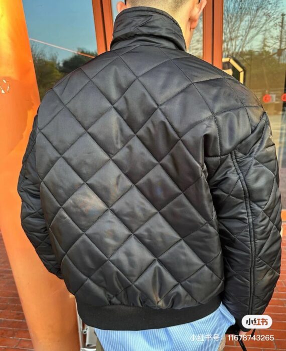 프라다 세모 로고 퀼팅 지퍼 코튼 자켓 블랙 레플리카 미러급 SA급 S급 고퀄리티 하이엔드 최상급 의류 [남성여성공용] - best 2