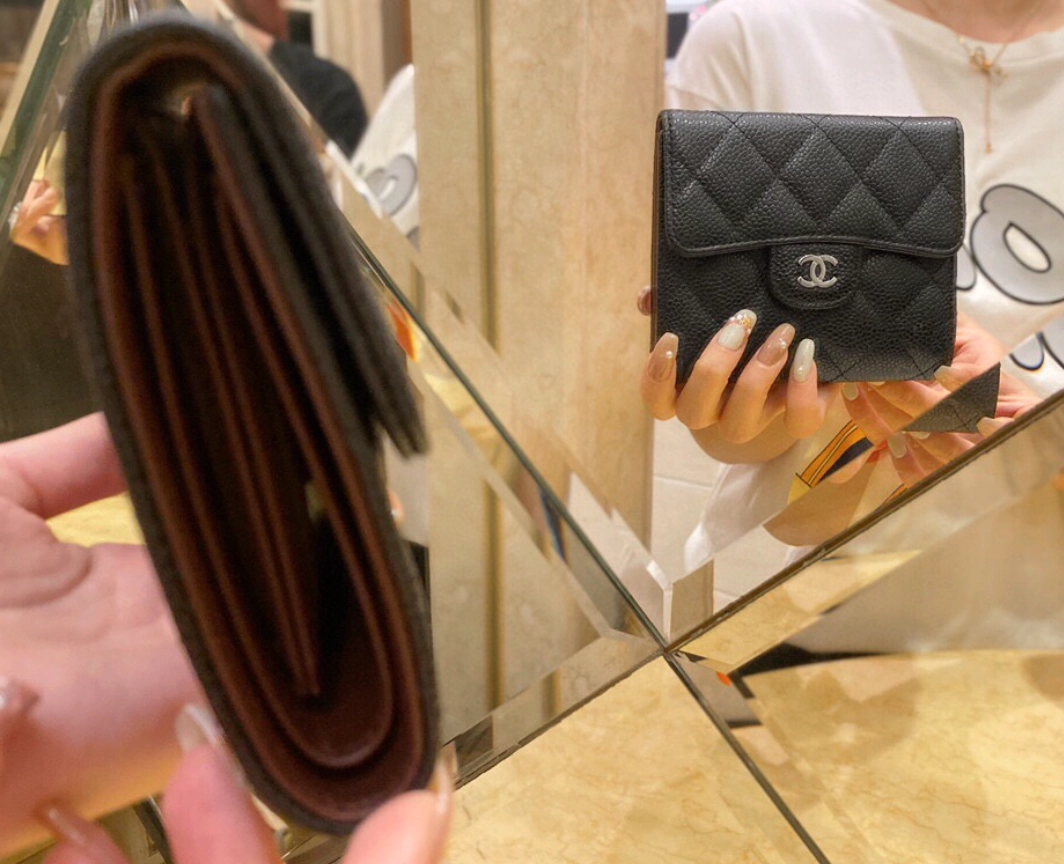 샤넬 클래식 캐비어 플랩 반지갑 레플리카 미러급 SA급 S급 고퀄리티  [여성] 최상급 하이엔드 - best 9
