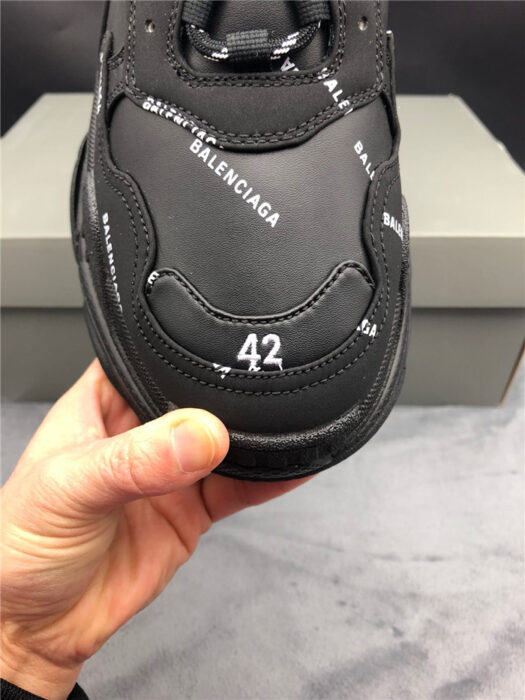 발렌시아가 레플리카 트리플s i8 B050100 16