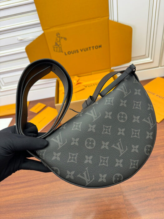 루이비통 LV 문 크로스바디 M23835 [매장-250만원대] 레플리카 미러급 SA급 S급 고퀄리티 best 크로스백 [남성여성공용] 13