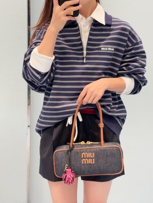 미우미우 스트라이프 지퍼 폴로 셔츠 레플리카 미러급 SA급 S급 고퀄리티 하이엔드 최상급 의류 [여성] - best 5