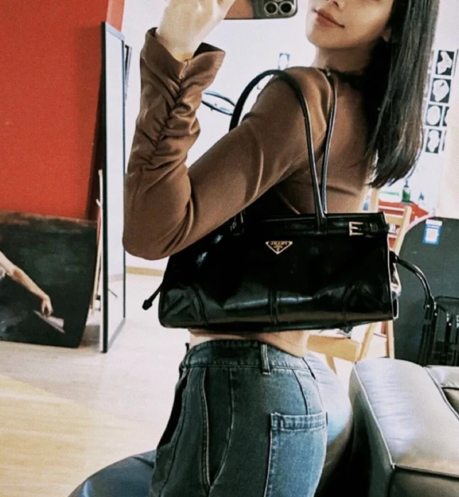 프라다 미디엄 레더 핸드백 레플리카 미러급 SA급 S급 고퀄리티 가방 토트백 숄더백 [여성] - best 2