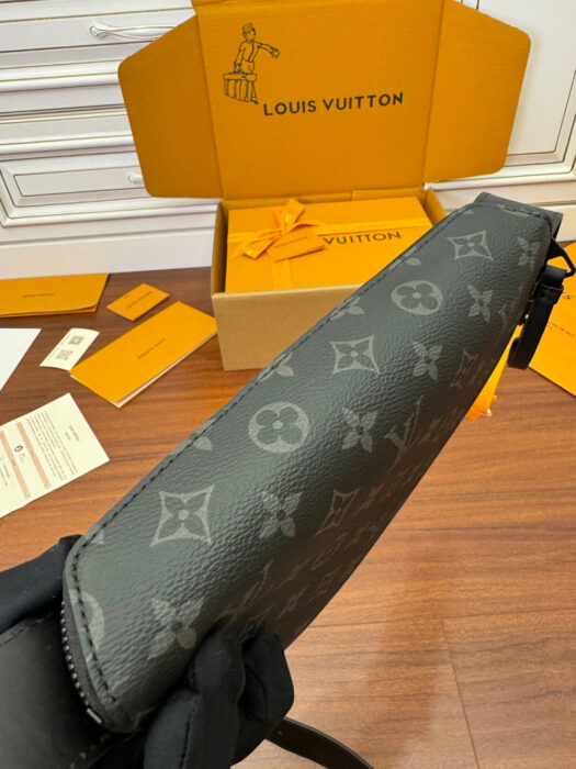 루이비통 LV 문 크로스바디 M23835 [매장-250만원대] 레플리카 미러급 SA급 S급 고퀄리티 best 크로스백 [남성여성공용] 14