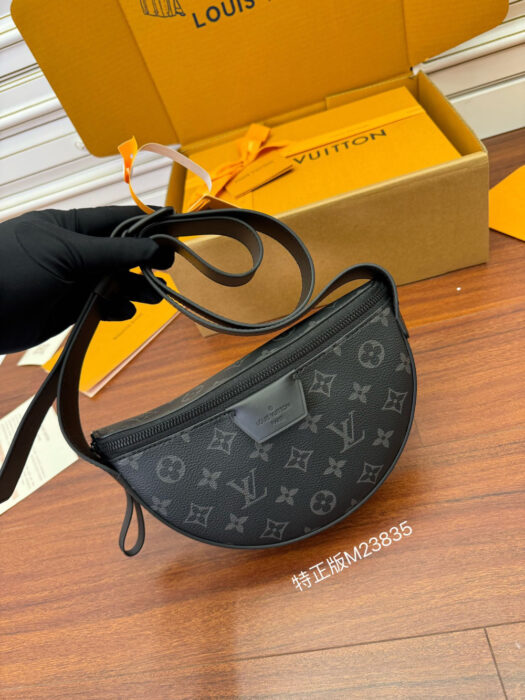 루이비통 LV 문 크로스바디 M23835 [매장-250만원대] 레플리카 미러급 SA급 S급 고퀄리티 best 크로스백 [남성여성공용] 4