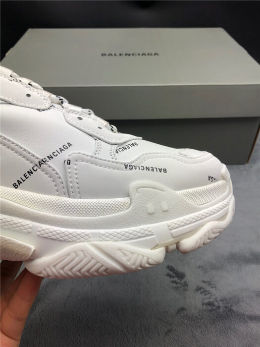 발렌시아가 레플리카 트리플s i8 B050100 6