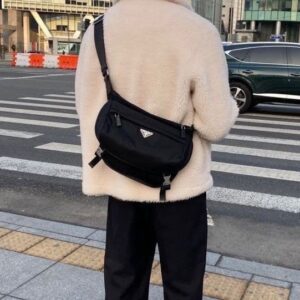 프라다 바이커백 리나일론 메신저백 레플리카 미러급 SA급 S급 고퀄리티 최상급 하이엔드 가방 크로스백 숄더백 [남성여성공용] - best