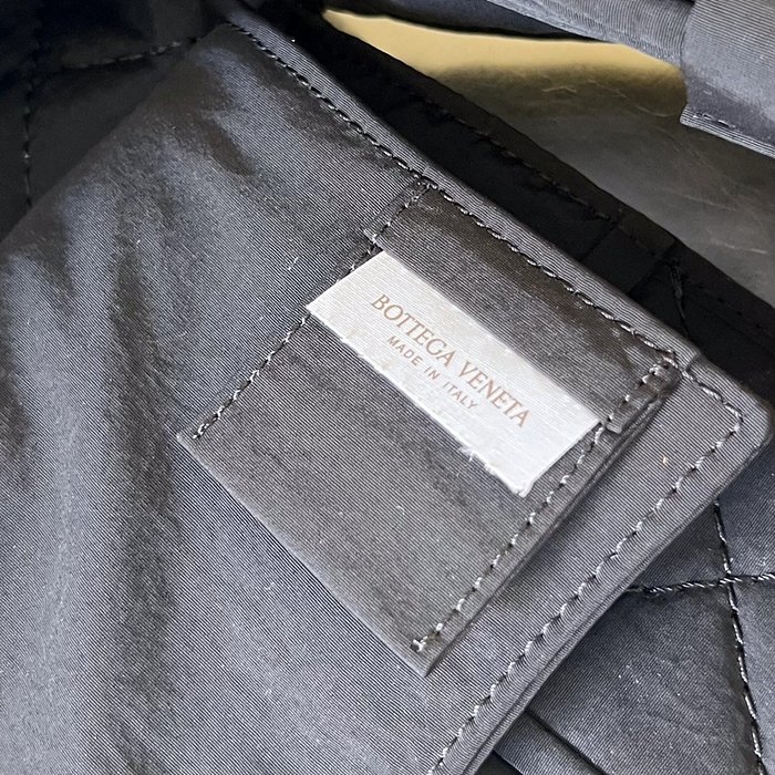 보테가베네타 스몰 패디드 테크 카세트백 레플리카 미러급 SA급 S급 고퀄리티 가방 숄더백 크로스백 [남성여성공용] - best 5