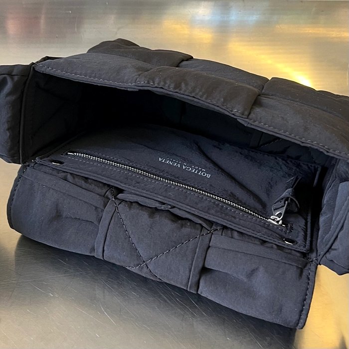 보테가베네타 스몰 패디드 테크 카세트백 레플리카 미러급 SA급 S급 고퀄리티 가방 숄더백 크로스백 [남성여성공용] - best 7