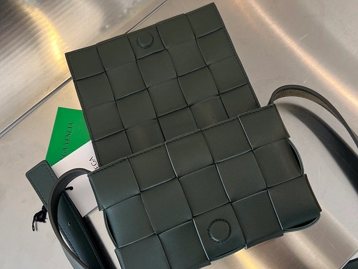 보테가베네타 스몰 카세트 큐브백 레플리카 미러급 SA급 S급 고퀄리티 가방 크로스백 [남성여성공용] 최상급 하이엔드 - best 15