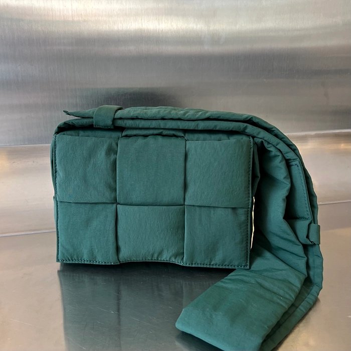 보테가베네타 스몰 패디드 테크 카세트백 레플리카 미러급 SA급 S급 고퀄리티 가방 숄더백 크로스백 [남성여성공용] - best 17