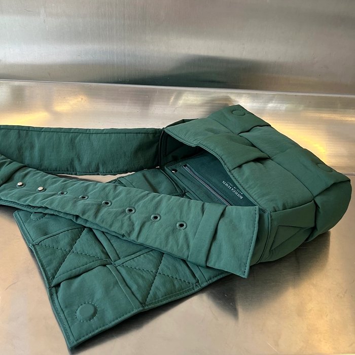 보테가베네타 스몰 패디드 테크 카세트백 레플리카 미러급 SA급 S급 고퀄리티 가방 숄더백 크로스백 [남성여성공용] - best 18